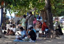 Pengunjung Pantai Bangsal Membeludak saat Libur Panjang