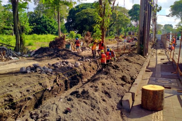 Proyek Penataan Setra Badung Bergulir, Diawali Pembongkaran Tembok Panyengker 1