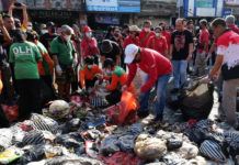 Ratusan ASN Turun Bersihkan Tumpukan Sampah Liar di Tabanan