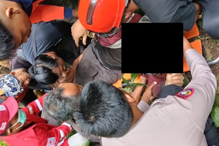 Tali Pengaman Putus, Petani Nira Jatuh Dari Pohon Enau Setinggi 12 Meter Di Kedewatan 1