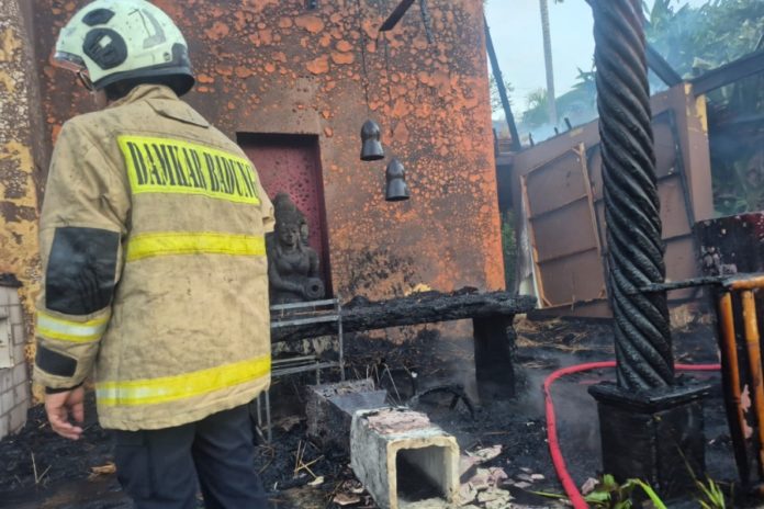 Vila Di Jimbaran Terbakar, Kerugian Setengah Miliar 1