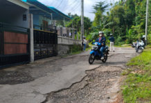 Warga Keluhkan Jalan Rusak di Tegallinggah, Pemkab Buleleng Janji Perbaikan Bertahap