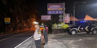 Antisipasi Begal, Polsek Mengwi Gandeng Babinsa dan Pecalang Perketat Patroli Malam