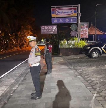 Antisipasi Begal, Polsek Mengwi Gandeng Babinsa dan Pecalang Perketat Patroli Malam