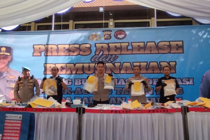 Bawa Ratusan Butir Mephedrone, WNA Ukraina Ditangkap Di Bandara Ngurah Rai 1