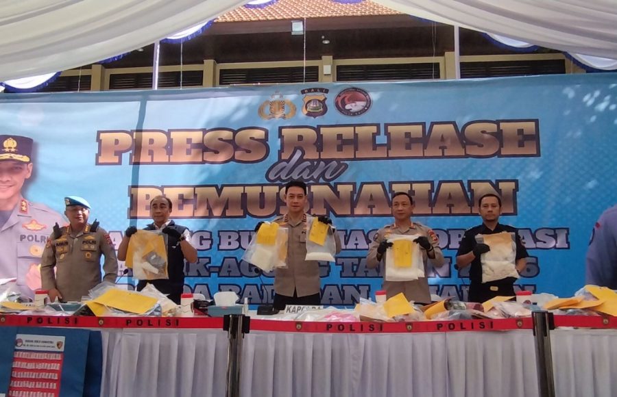 Bawa Ratusan Butir Mephedrone, WNA Ukraina Ditangkap di Bandara Ngurah Rai