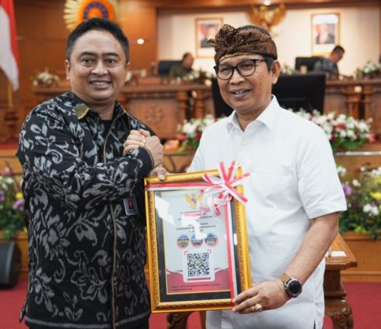 Bupati Adi Arnawa Terima LHP LKPD TA 2025 dari BPK RI, Kabupaten Badung Sukses Pertahankan Opini WTP ke-12