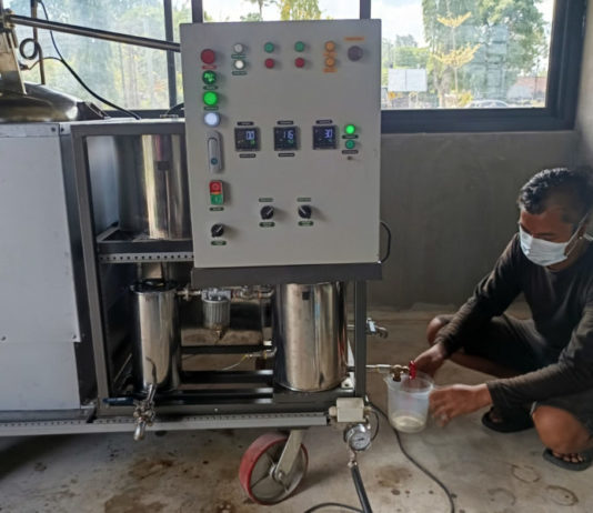 Desa Cepaka Sulap Sampah Plastik Jadi Bahan Bakar Minyak