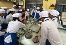 Era Makin Kompetitif, Kian Banyak Alumni Sekolah Kejuruan Pilih ‘Dual-Track’