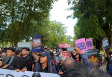 Geruduk Kantor DPRD Bali, BEM Unud dan Aliansi Bali Bergerak Bawa 16 Tuntutan Nasional