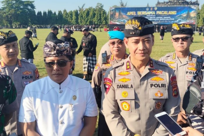 Jaga Bali Aman Dan Damai, Polda Bali Gelar Apel Bersama 25 Ribu Pecalang Di Renon 1
