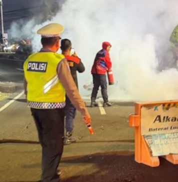 Karyawan Toko Kaget, Motor Majikan Terbakar di Simpang Buagan