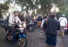 Musim Maajar-ajar, Jasa Tukang Ojek di Pura Lempuyang Laris Manis