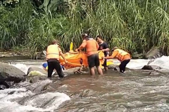 Penemuan Mayat Tanpa Identitas Di Sungai Ayung Ubud, Polisi Lakukan Penyelidikan 1