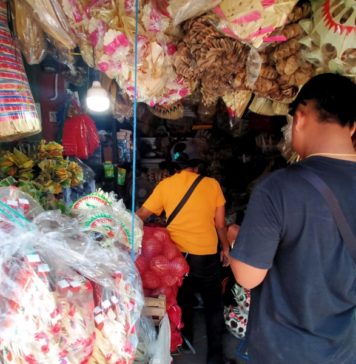 Penjualan Penjor Masih Sepi, Pedagang Lakukan Efisiensi di Tengah Kenaikan Harga Bahan Baku