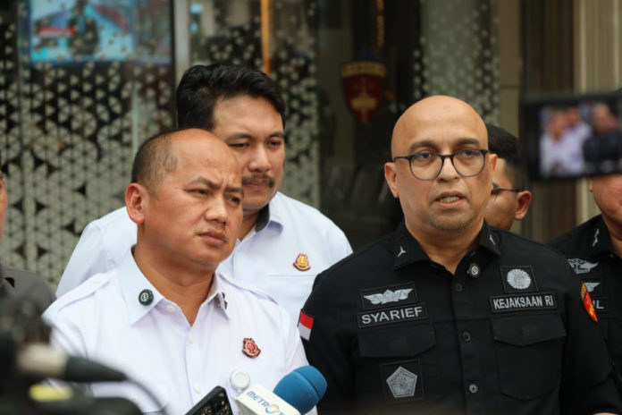 Penyidik, Tolak, Justice, Collaborator 1