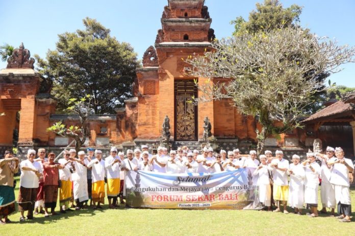 Pererat Tali Pasemetonan Warga Karangasem, Pengurus Sekar Bali Periode 2025 2029 Dikukuhkan 1