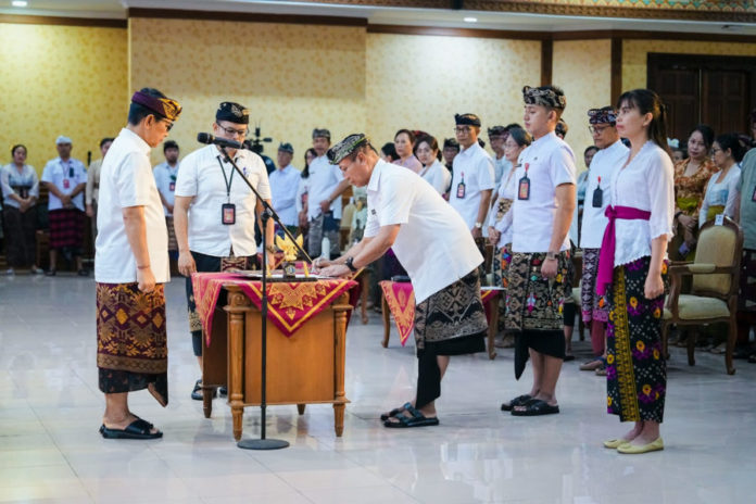 Perkuat Birokrasi Berbasis Merit, Bupati Adi Arnawa Lantik 156 Pejabat Di Badung 1