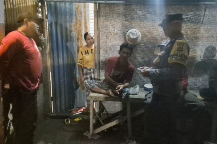 Perkuat Deteksi Dini Kamtibmas, Polsek Blahbatuh Bersama Linmas Gelar Sidak Duktang Di Desa Bona 1