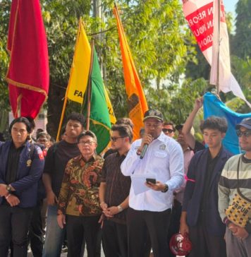 Pimpinan DPRD Bali Janji Teruskan Tuntutan Aliansi Bali Bergerak ke Pusat