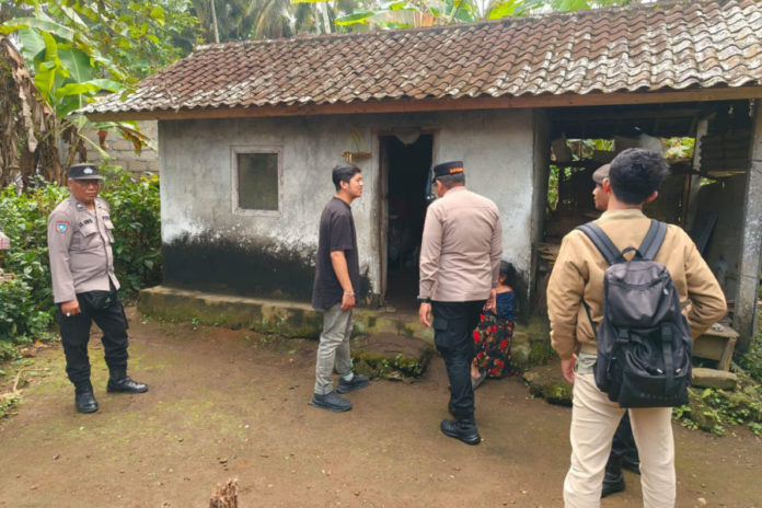 Polsek Tegallalang Bedah Rumah Warga Tak Layak Huni Di Kedisan Gianyar 1