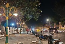 Puluhan Lampu Trotoar Dinyalakan, Titik Nol Singaraja Tampil Lebih Hidup di Malam Hari
