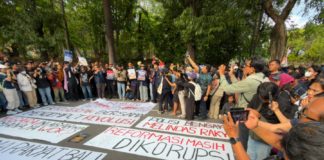 Ratusan Mahasiswa Geruduk DPRD Bali, Soroti Demokrasi hingga Lingkungan Hidup