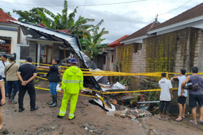 Rumah Baru Dua Tahun Dihuni Roboh, Mahasiswa Undiksha Tertimbun Reruntuhan Dan Hanyut 1