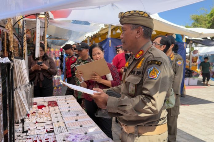 Sidak Pedagang Banjar Kedaton, Satpol PP Bali Sita Belasan Pak Plastik Dari Lima Pedagang 1