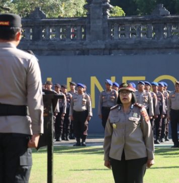 Terima Kenaikan Pangkat Perwira Pengabdian, Kapolres Gianyar Puji Dedikasi Kasat Binmas