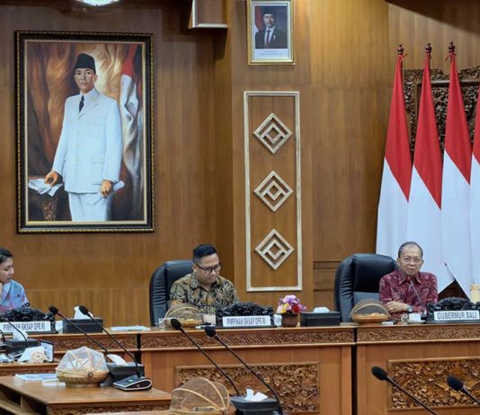 Terima Kunker BKSAP DPR RI, Gubernur Koster Paparkan Strategi Pariwisata Bali Berkelanjutan