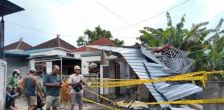 Terseret Air Bah saat Rumahnya Roboh, Mahasiswa Undiksha Ditemukan di Bawah Material Bangunan