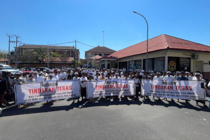 Toilet Krama Dan Sulinggih Di Pura Gumang Dirusak, Krama Bugbug Lapor Polisi 1