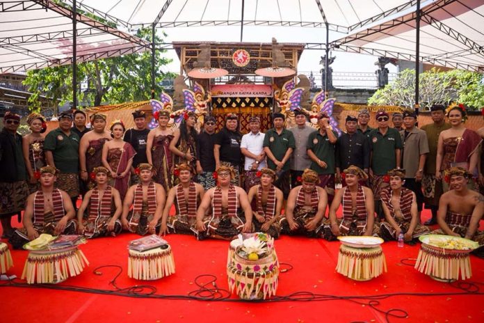 Wayan Sadar Berkat Tutur Sastra, Duta Badung Getarkan Wimbakara Taman Penasar PKB XLVIII 2026 1