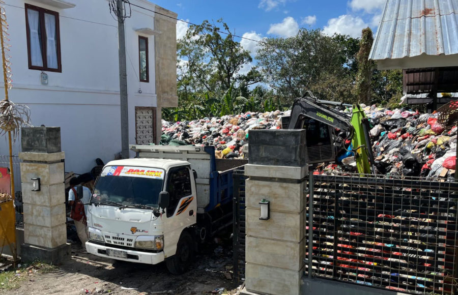 Akhirnya Diangkut, Gunungan Sampah di TPS 3R Sempidi Mulai Terurai