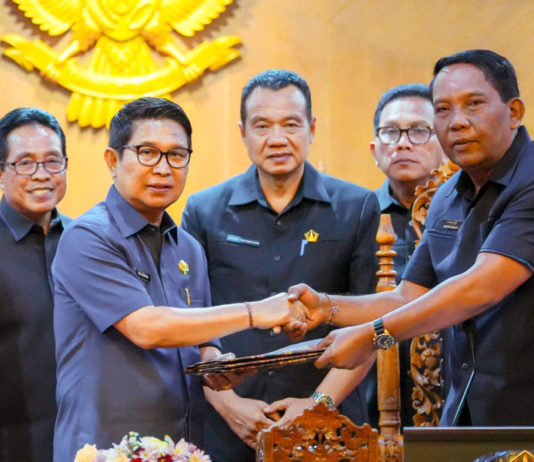 Apresiasi PU Fraksi DPRD, Bupati Adi Arnawa Siapkan Langkah Cepat Atasi Kemacetan dan Sampah