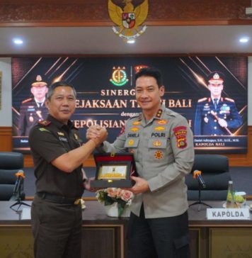 Bahas Sinergi Penegakan Hukum, Kajati dan Kapolda Bali Bertemu