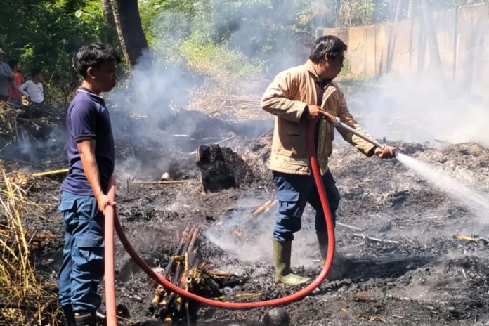Bakar Sampah, Lahan Seluas 10 Are Di Bondalem Hangus 1