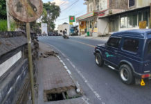 Banyak Jebol, Trotoar di Penelokan Tak Kunjung Diperbaiki