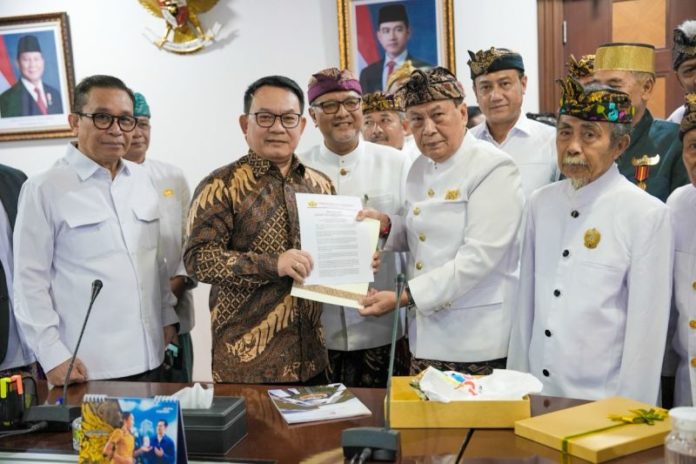 Bertemu KSP, Paiketan Puri Serahkan Aspirasi Pembangunan Bandara Bali Utara 1