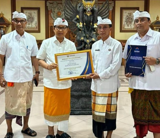 Bupati Badung Beri Penghargaan Dinas Sosial Badung, Capai Opini Kualitas Tertinggi Tanpa Maladministrasi Ombudsman RI