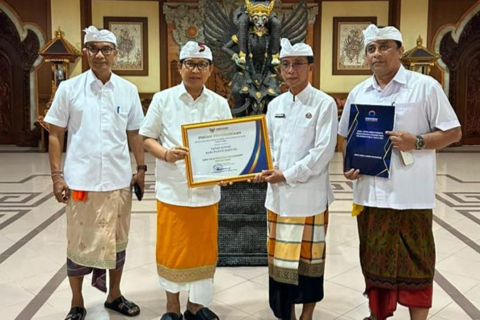 Bupati Badung Beri Penghargaan Dinas Sosial Badung, Capai Opini Kualitas Tertinggi Tanpa Maladministrasi Ombudsman RI 1