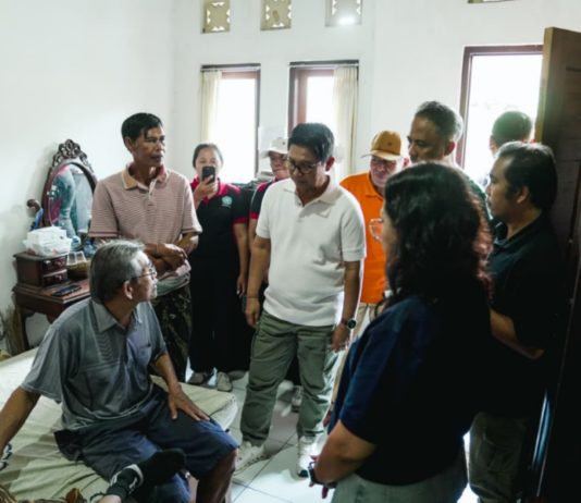 Bupati dan Ketua K3S Badung Sambangi Warga Disabilitas di Abianbase