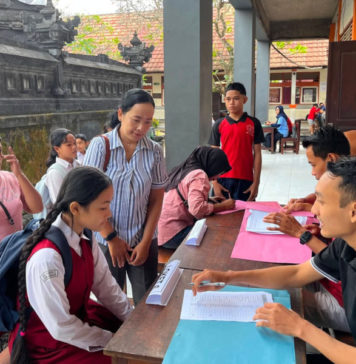 Dewan Karangasem Dorong Disdikpora Sosialisasikan SPMB Online ke Siswa dan Orang Tua