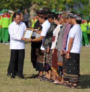 Dianggap Berhasil Pilah Sampah dari Sumber, 10 Desa Ini Terima Penghargaan
