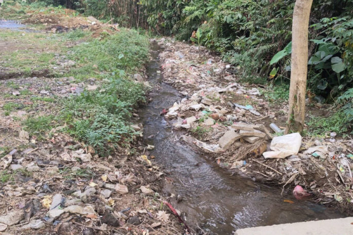 Dinas PUPR Gianyar Beberkan Pemicu Jalan Rusak, Air Dan Sampah Jadi Musuh Utama Aspal 1