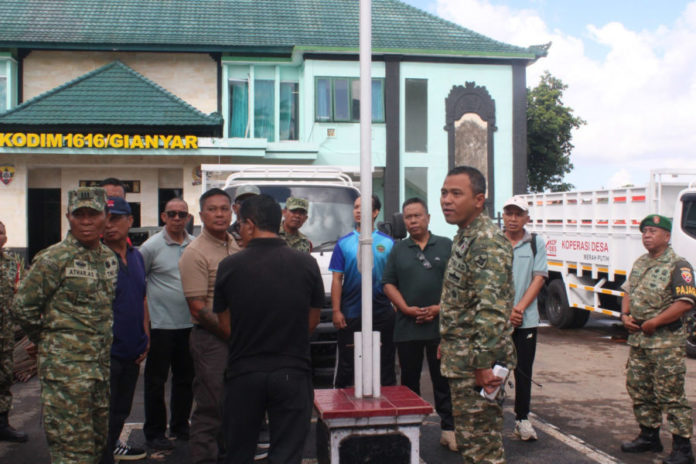Dukung Percepatan Operasional KDKMP, Kodim 1616/Gianyar Serahkan Tiga Truk Operasional 1