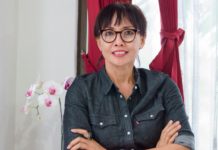Empat Dekade Berkutat dalam Kontruksi Adat Oka Rusmini Tampil Beda lewat ‘Kembang’