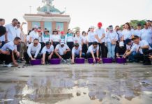 Gelar Aksi Bersih Pantai dan Pelepasan Tukik, Pemkab Badung Bersinergi dengan Kejati Bali