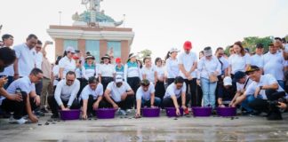 Gelar Aksi Bersih Pantai dan Pelepasan Tukik, Pemkab Badung Bersinergi dengan Kejati Bali